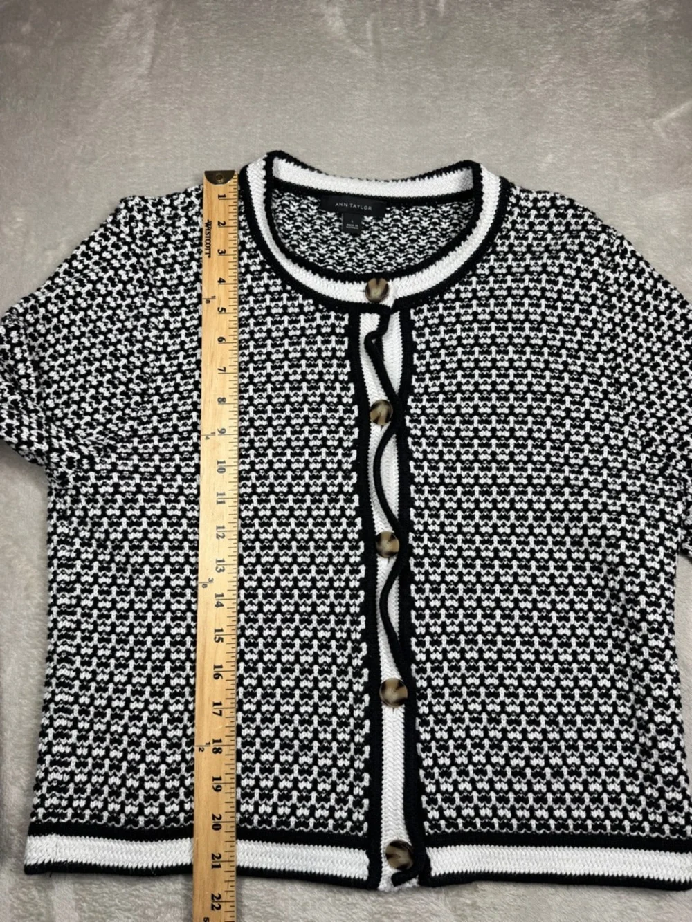 Ann Taylor Black and White Textured Knit Cardigan - Picture 6 of 13
